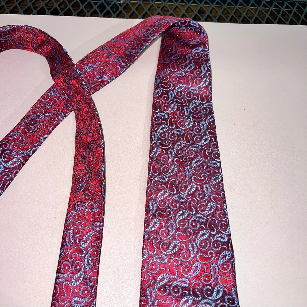 BURMA‎ BIBAS Soft Red / Blue Paisley Smooth Silk Neck Tie ITALY MADE